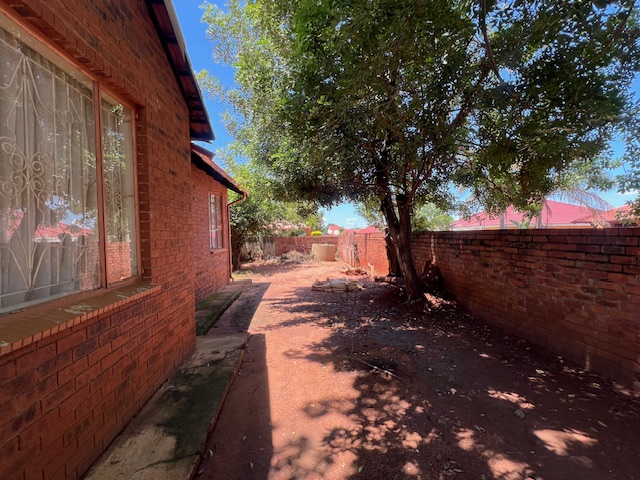 3 Bedroom Property for Sale in Geelhoutpark North West